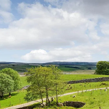 Ashes Farm 2 - Uk39325